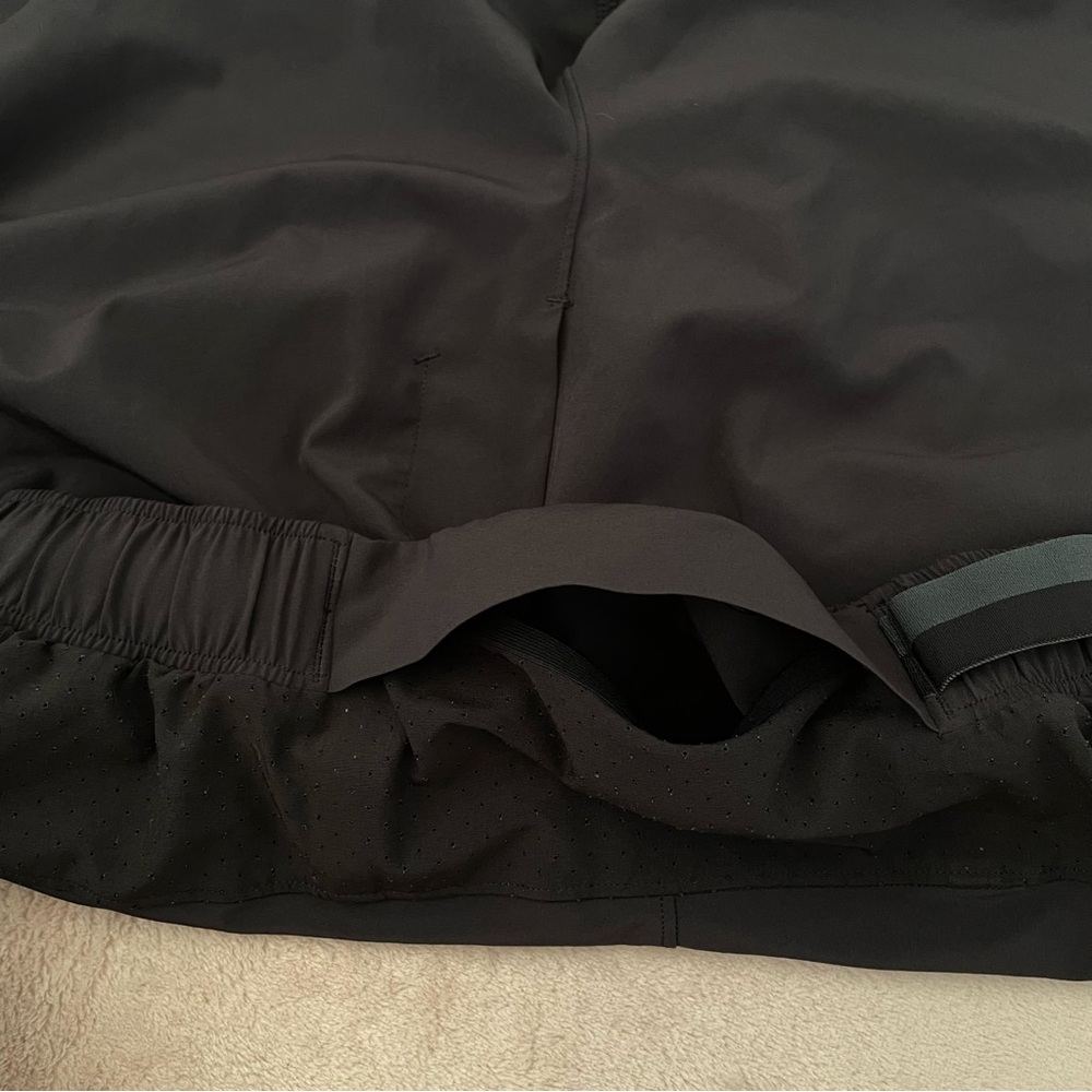 Lululemon short size S - Picture 6 of 13